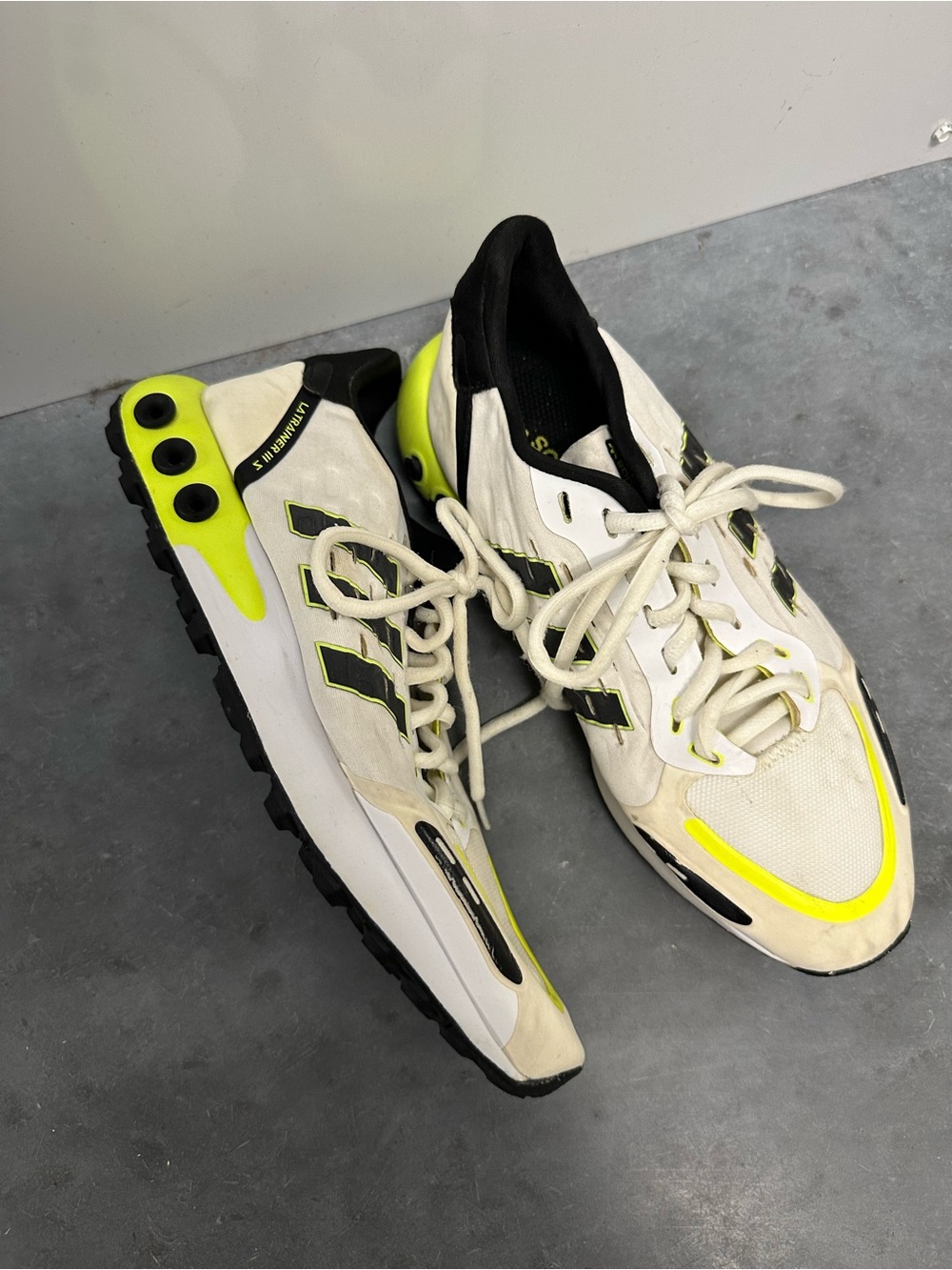 Men's Adidas LA Trainer III S Running Sneakers in White, Black, Solar Yellow